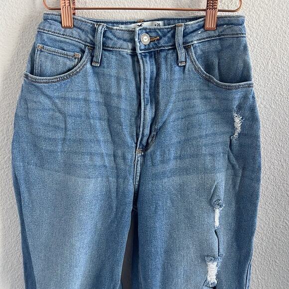Hollister Curvy High Rise Dad Jean Distressed Jeans Denim 3S W26 L29 - Picture 4 of 8
